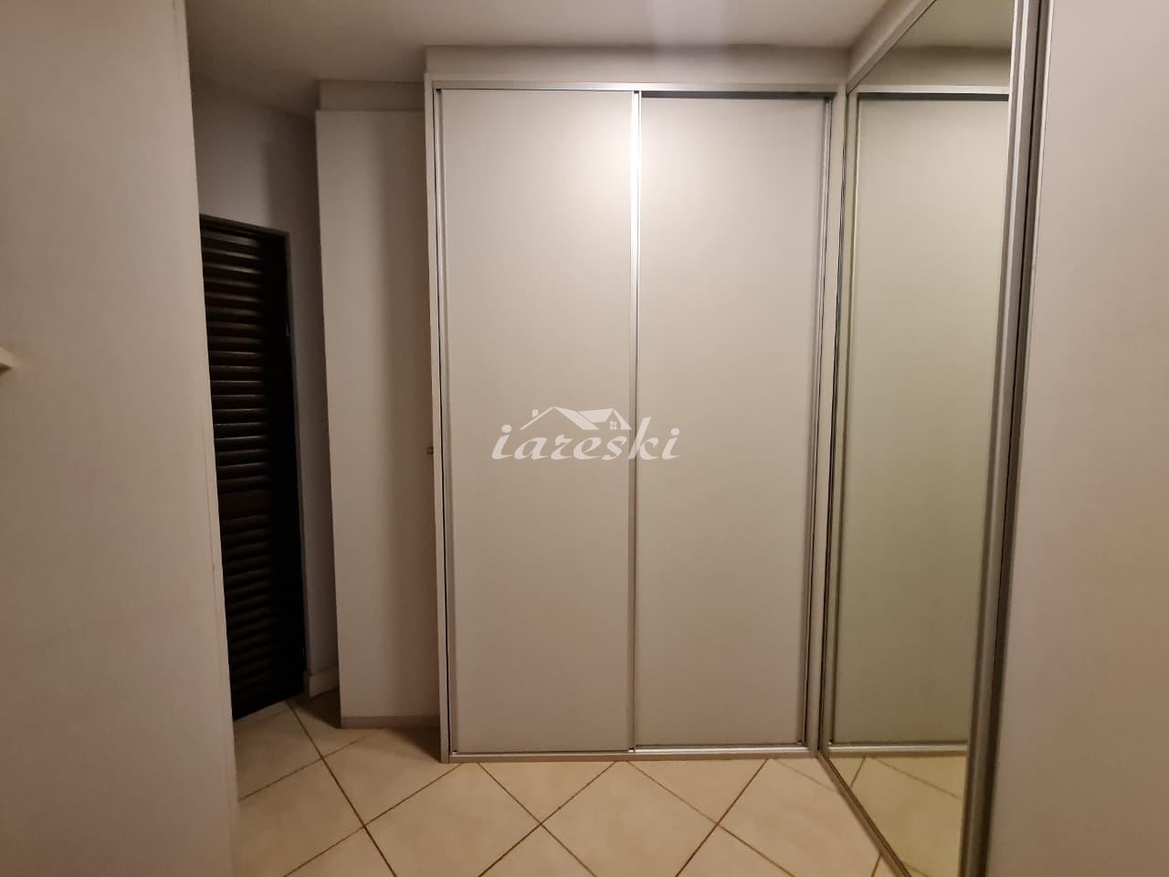 Apartamento no Edifício Mansão de Florença, Jardim Central em Foz do Iguaçu - PR