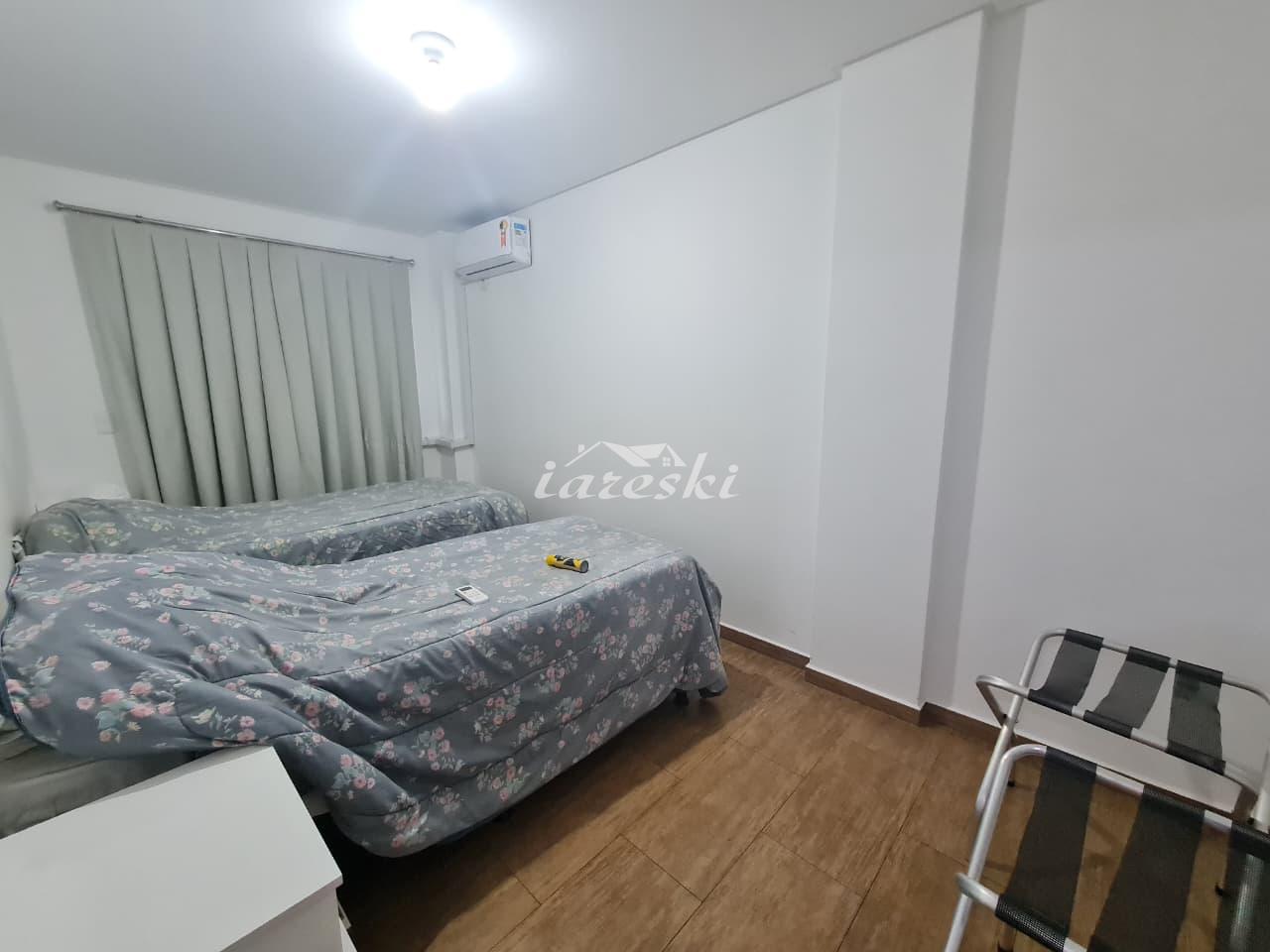 Apartamento no Edifício Gênova com 3 Quartos sendo um suíte no centro de Foz do Iguaçu - PR