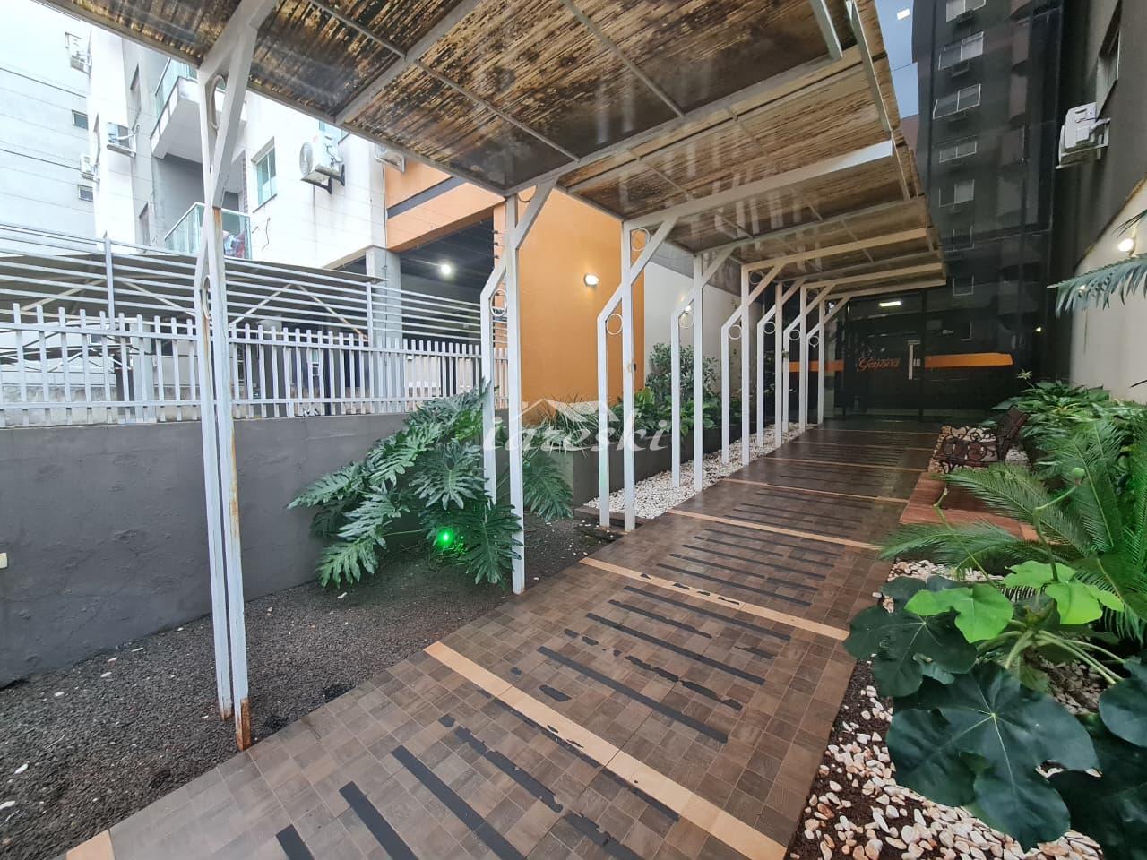 Apartamento no Edifício Gênova com 3 Quartos sendo um suíte no centro de Foz do Iguaçu - PR