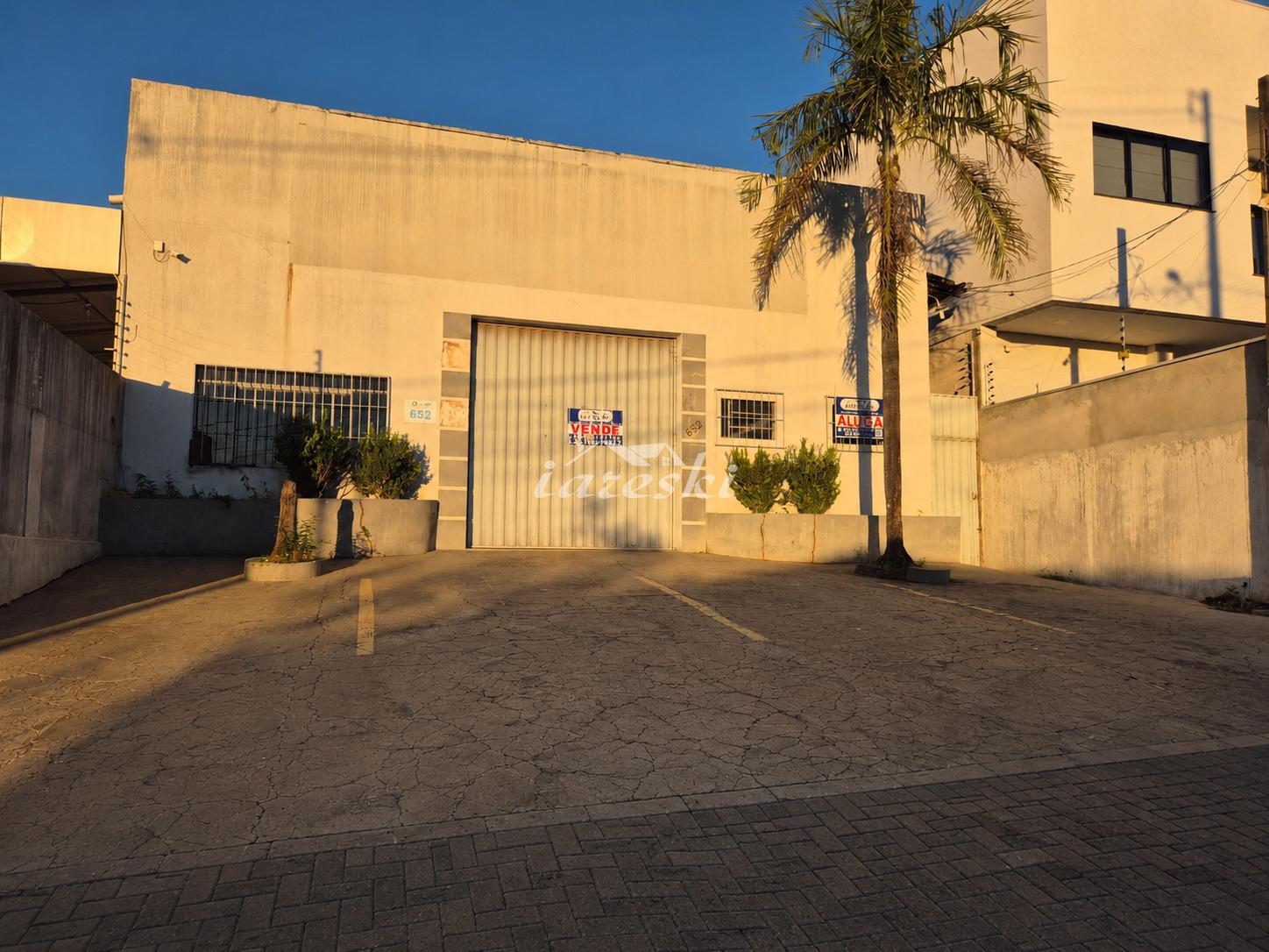 Barracão para locação com 249m2 no Jardim Manaus em Foz do Iguaçu - PR