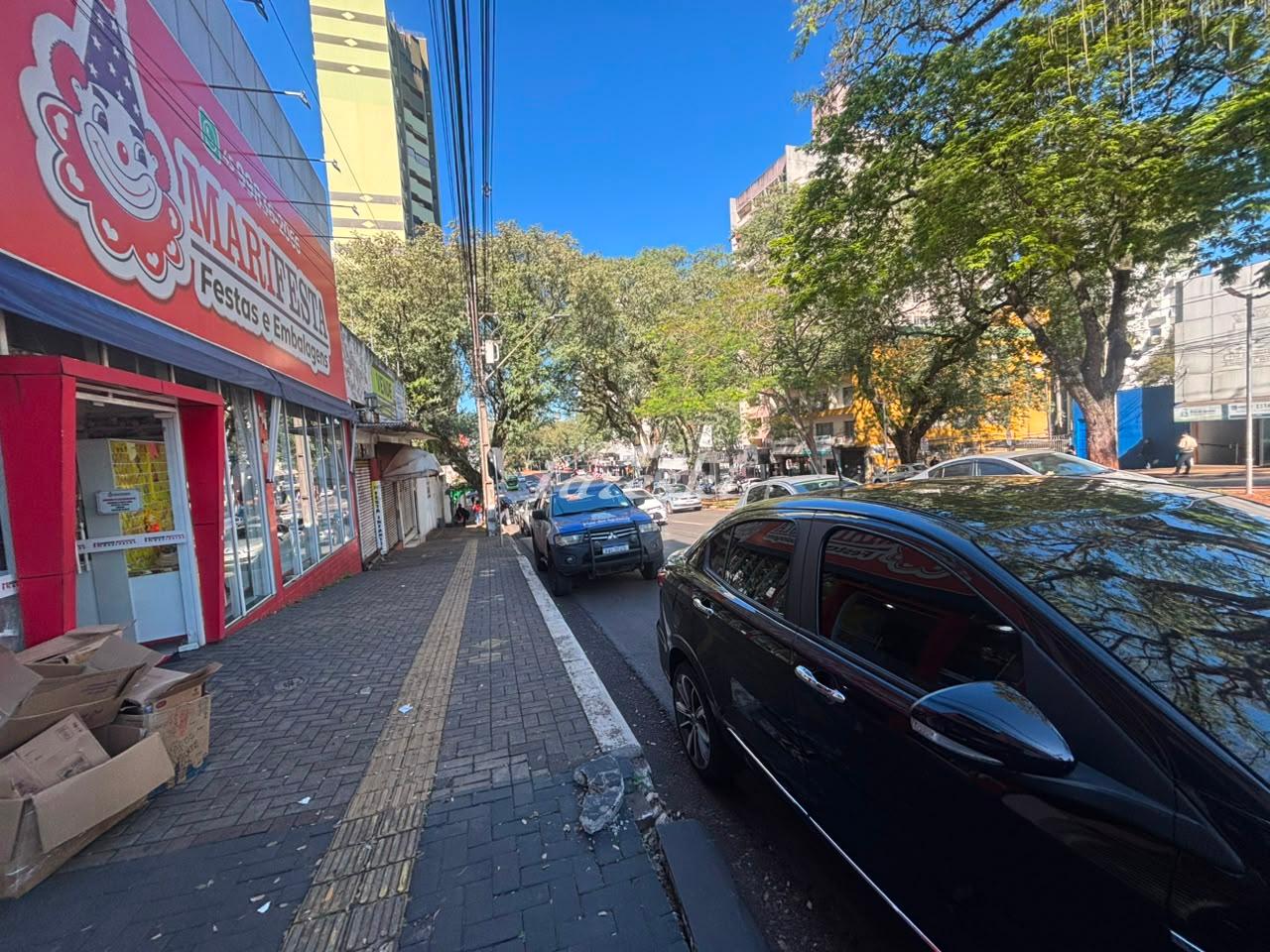 Sala comercial disponível para locação na Avenida JK no Centro de Foz do Iguaçu
