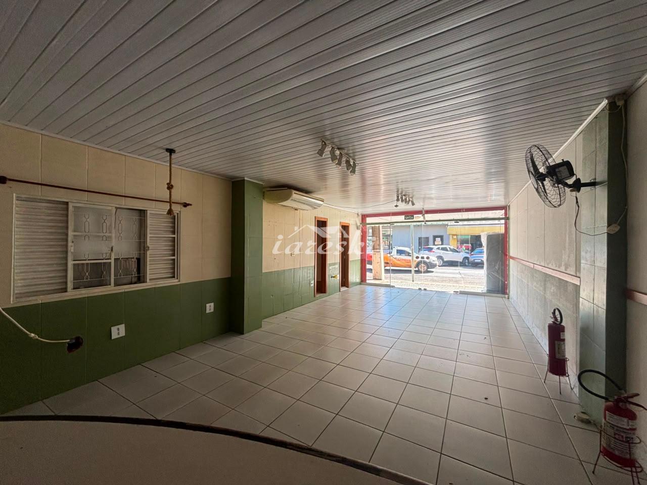 Sala comercial disponível para locação na Rua Xavier da Silva no Centro de Foz do Iguaçu - PR