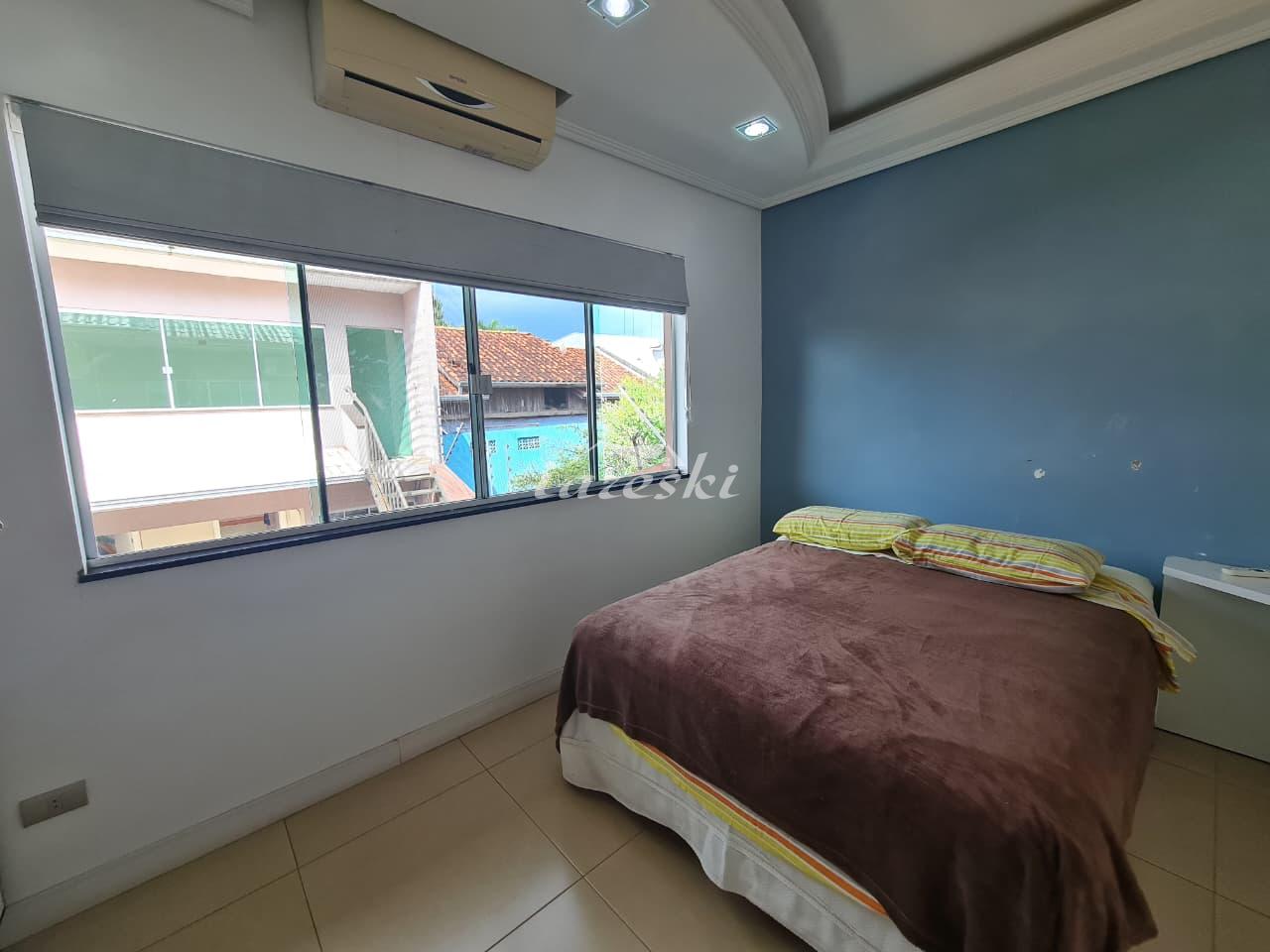 Sobrado a venda com 4 Quartos sendo 1 Suíte Master, Campos do Iguaçu em Foz do Iguaçu PR