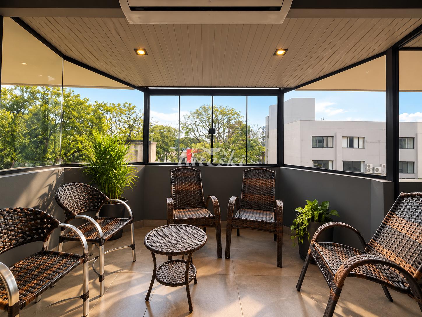 Duplex mobiliado a venda e locação, 1 Quarto e 2 suítes, Edifício Martin Fierro, Centro de Foz