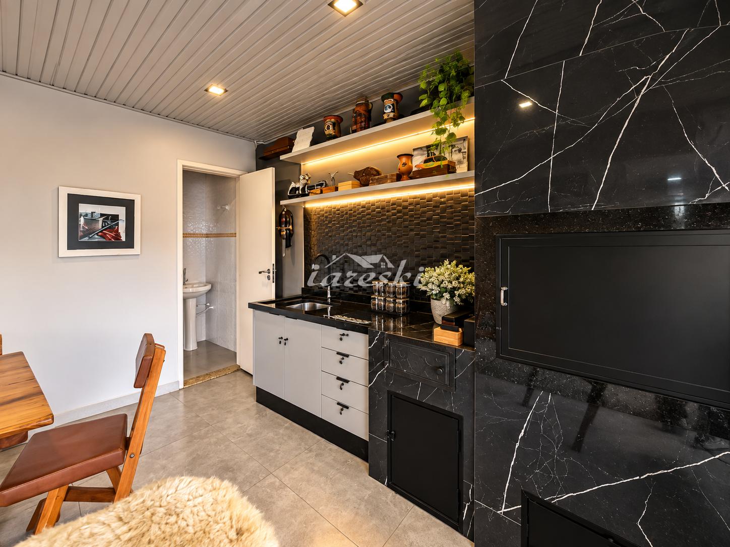 Duplex mobiliado a venda e locação, 1 Quarto e 2 suítes, Edifício Martin Fierro, Centro de Foz