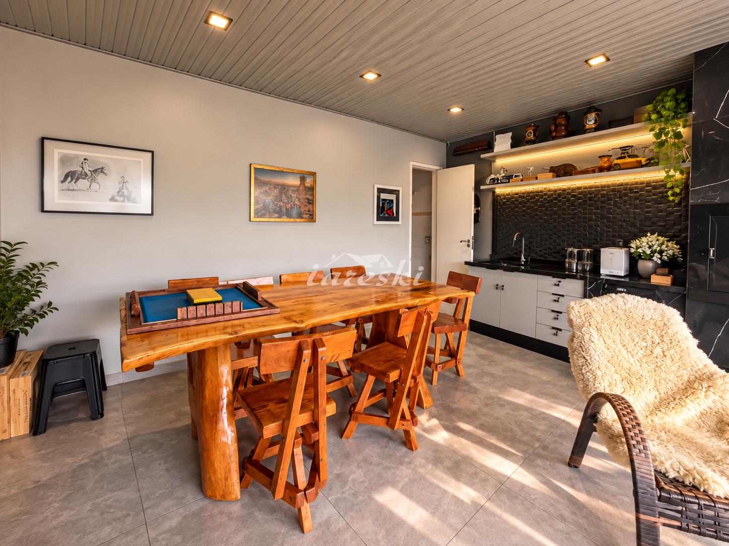 Duplex mobiliado a venda e locação, 1 Quarto e 2 suítes, Edifício Martin Fierro, Centro de Foz