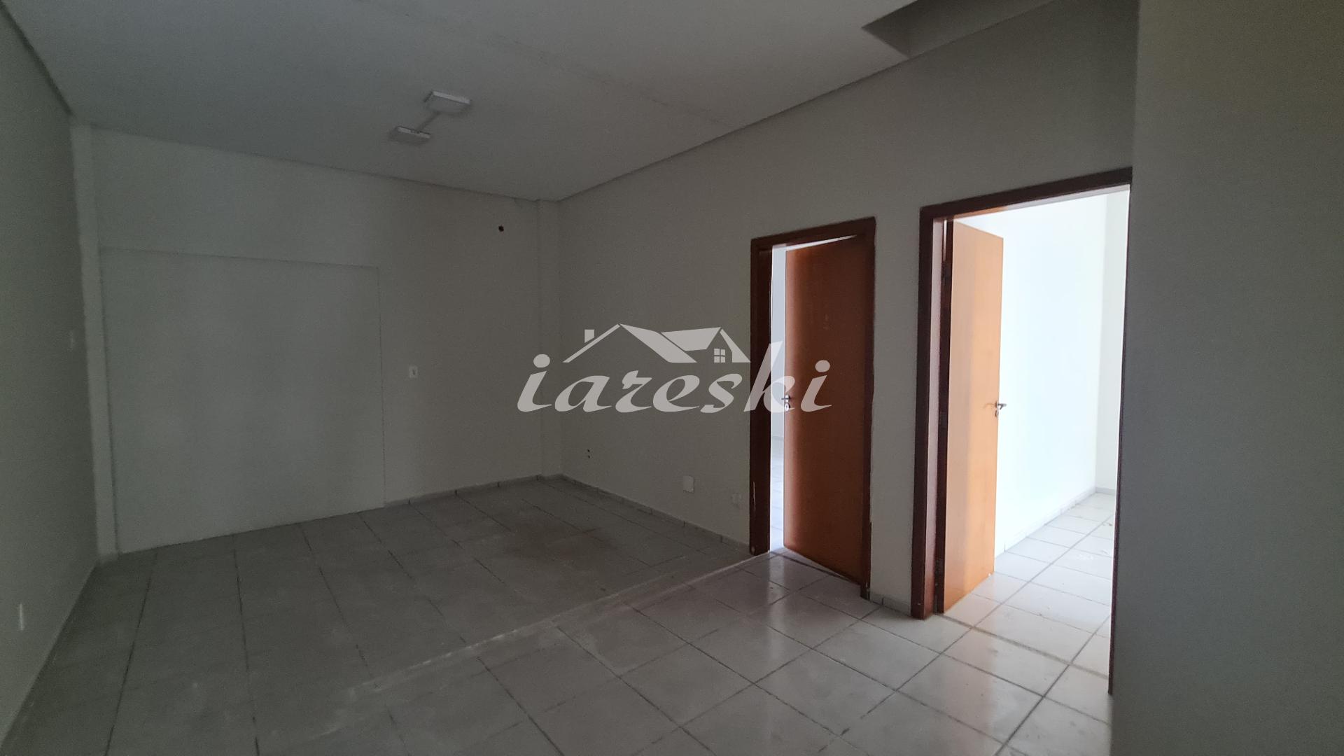 Ampla Sala comercial com Subsalas, mais de 500m2 na Av Americo Sasdelli na Vila A em Foz do Iguaçu