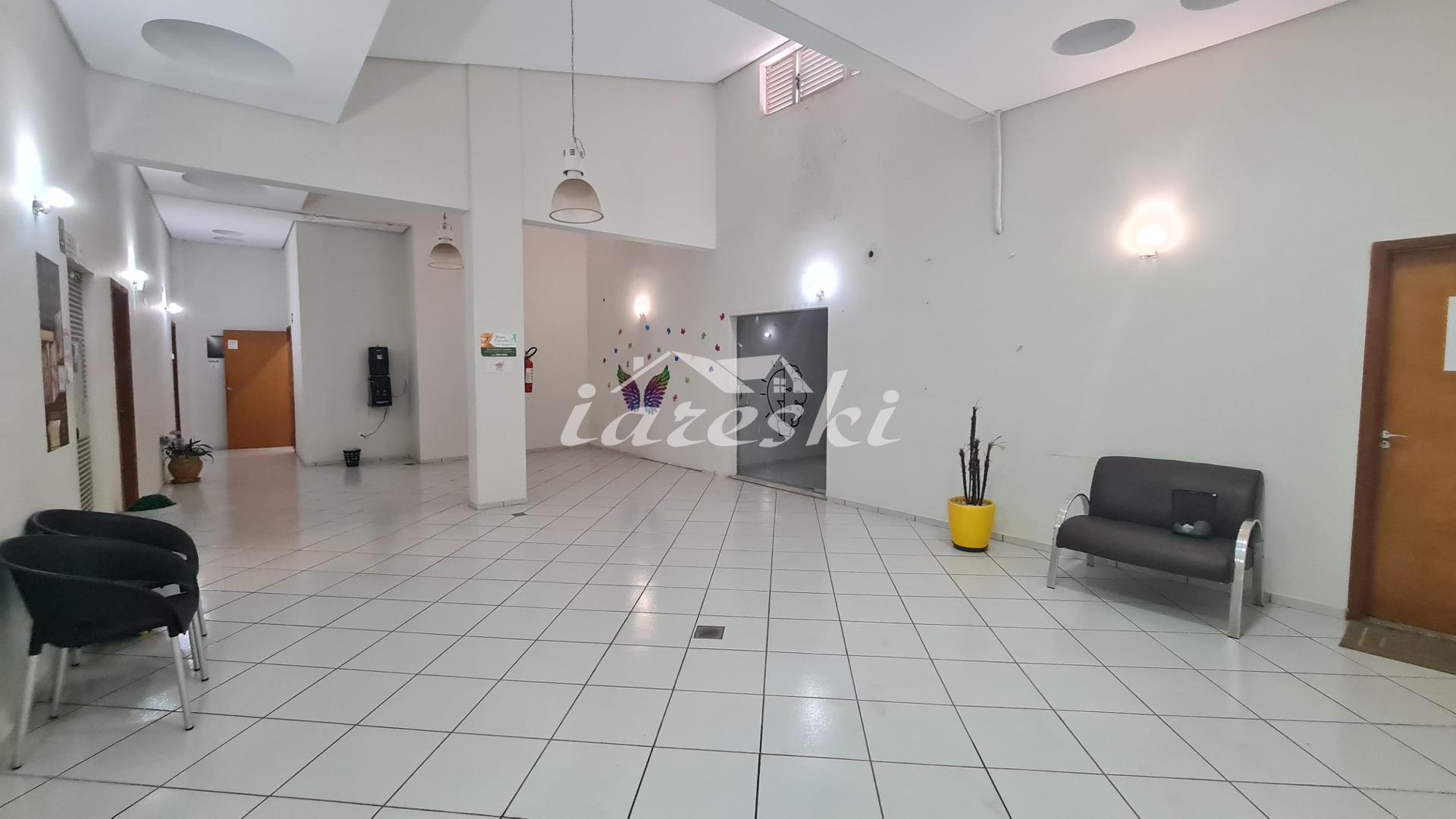 Ampla Sala comercial com Subsalas, mais de 500m2 na Av Americo Sasdelli na Vila A em Foz do Iguaçu