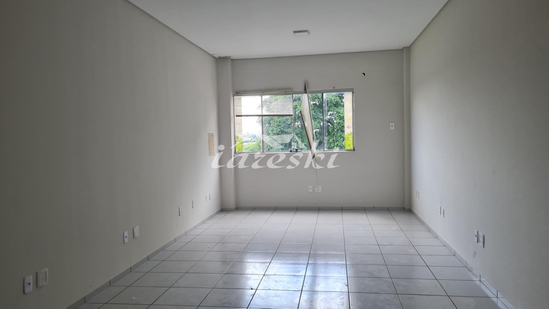 Ampla Sala comercial com Subsalas, mais de 500m2 na Av Americo Sasdelli na Vila A em Foz do Iguaçu