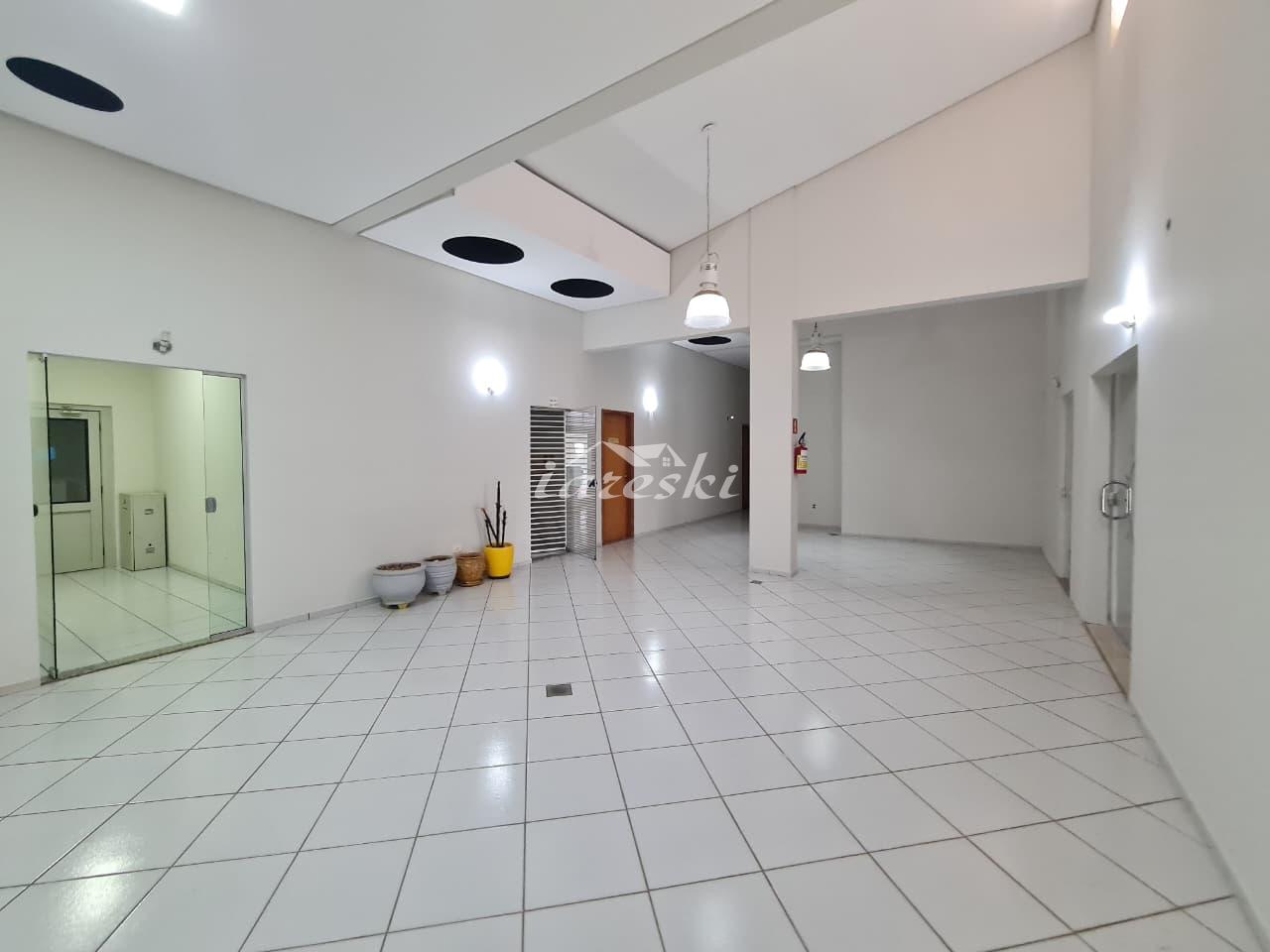 Ampla Sala comercial com Subsalas, mais de 500m2 na Av Americo Sasdelli na Vila A em Foz do Iguaçu