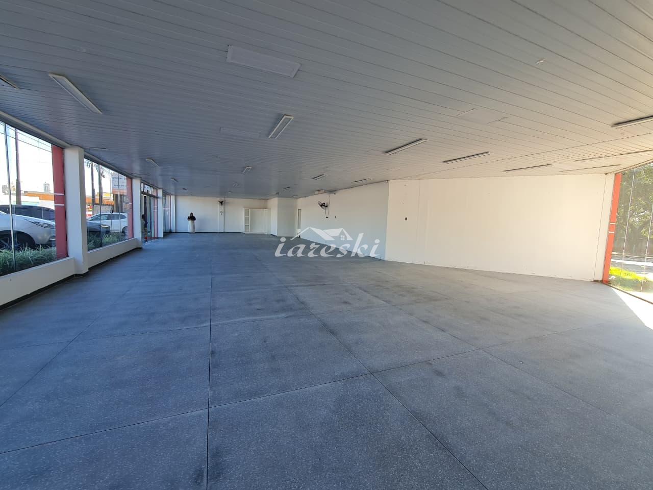 Ampla Sala comercial de esquina para locação, Polo Centro, Av Costa e Silva em Foz do Iguaçu - PR