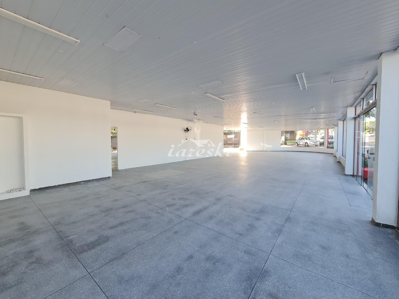 Ampla Sala comercial de esquina para locação, Polo Centro, Av Costa e Silva em Foz do Iguaçu - PR