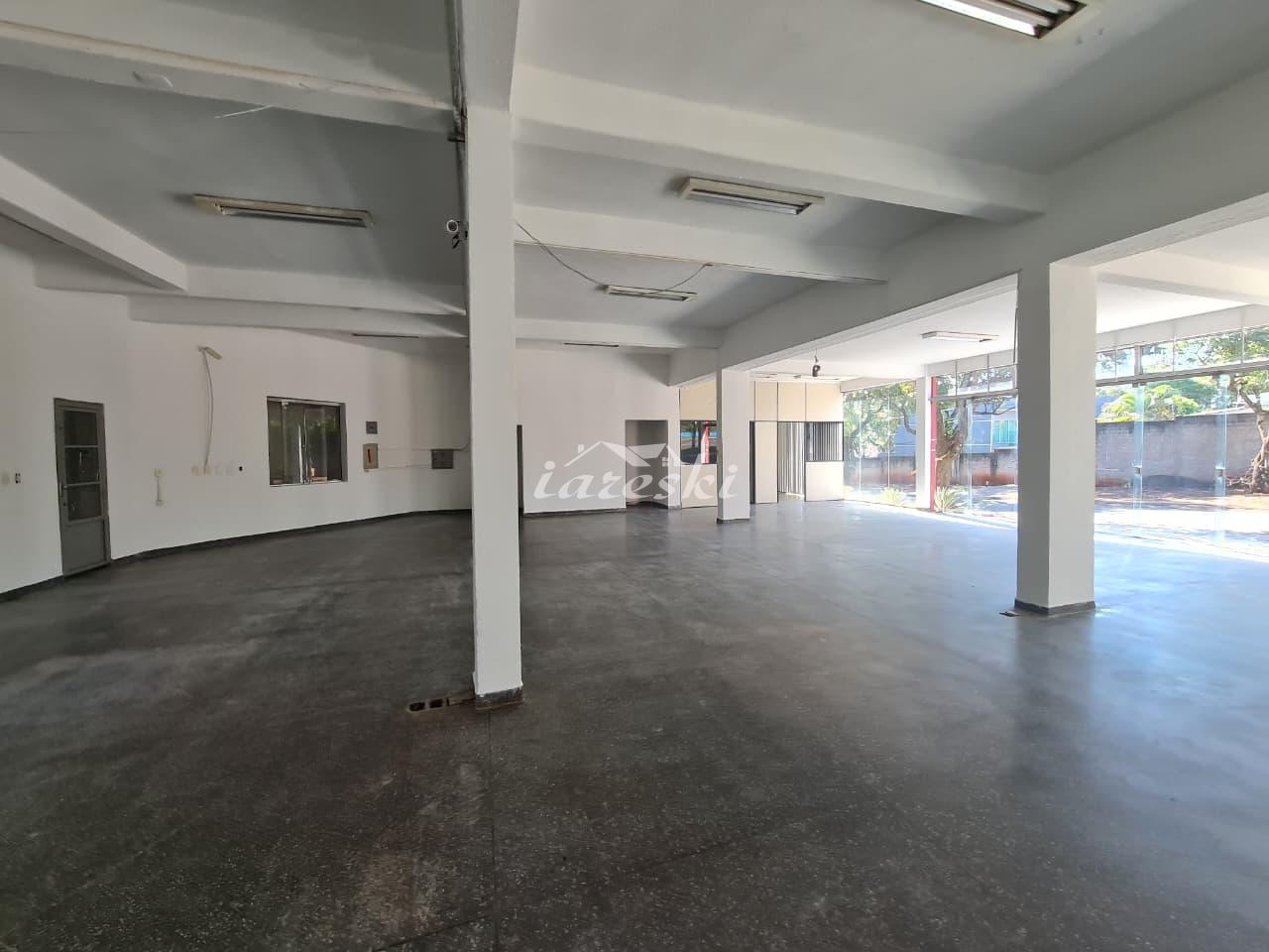 Ampla Sala comercial de esquina para locação, Polo Centro, Av Costa e Silva em Foz do Iguaçu - PR