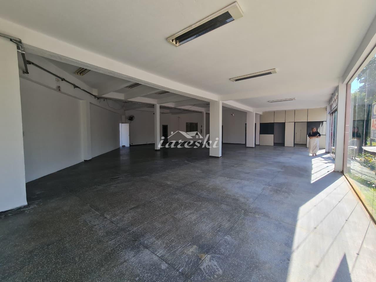Ampla Sala comercial de esquina para locação, Polo Centro, Av Costa e Silva em Foz do Iguaçu - PR