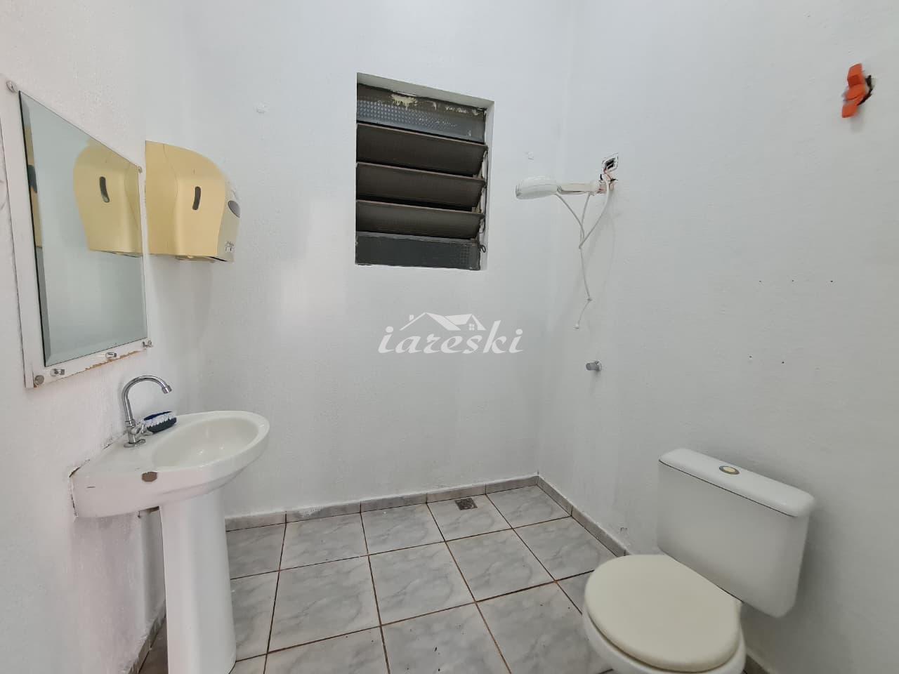 Ampla Sala comercial de esquina para locação, Polo Centro, Av Costa e Silva em Foz do Iguaçu - PR