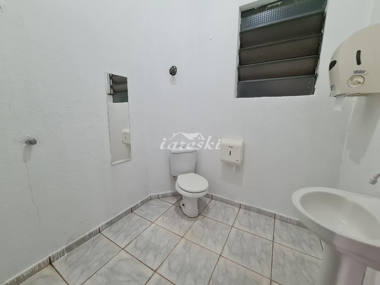 Ampla Sala comercial de esquina para locação, Polo Centro, Av Costa e Silva em Foz do Iguaçu - PR