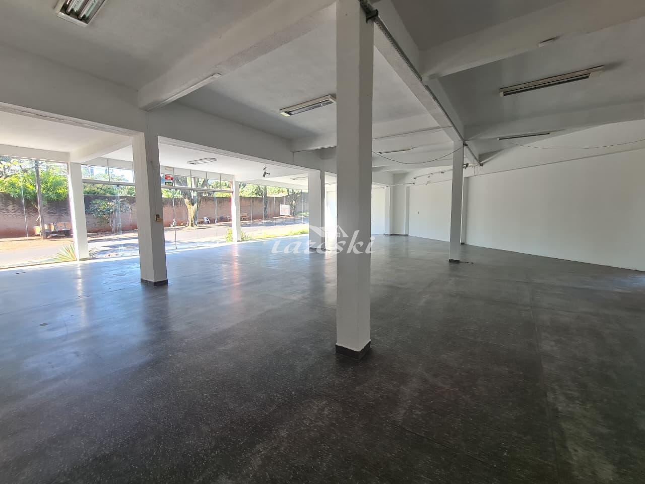 Ampla Sala comercial de esquina para locação, Polo Centro, Av Costa e Silva em Foz do Iguaçu - PR
