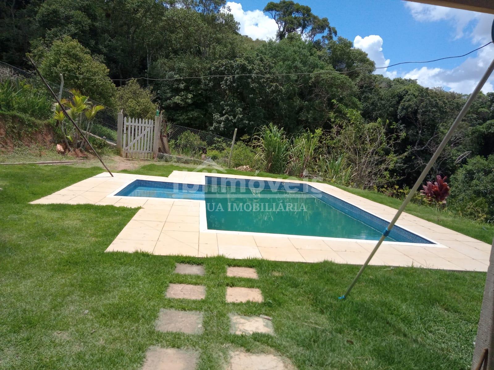 Sítio com 66.500m² com casa ampla e piscina!!!