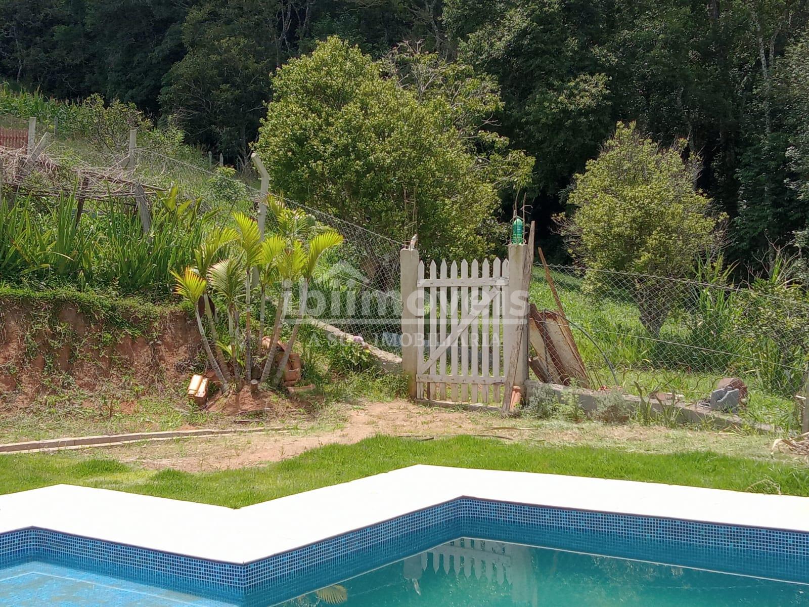 Sítio com 66.500m² com casa ampla e piscina!!!