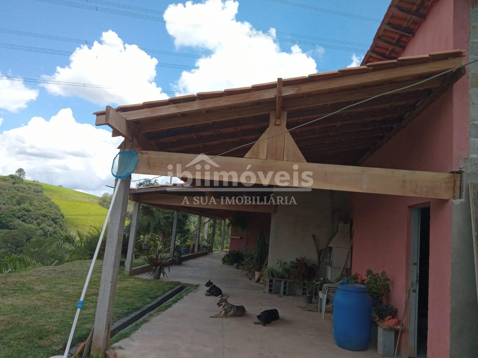 Sítio com 66.500m² com casa ampla e piscina!!!