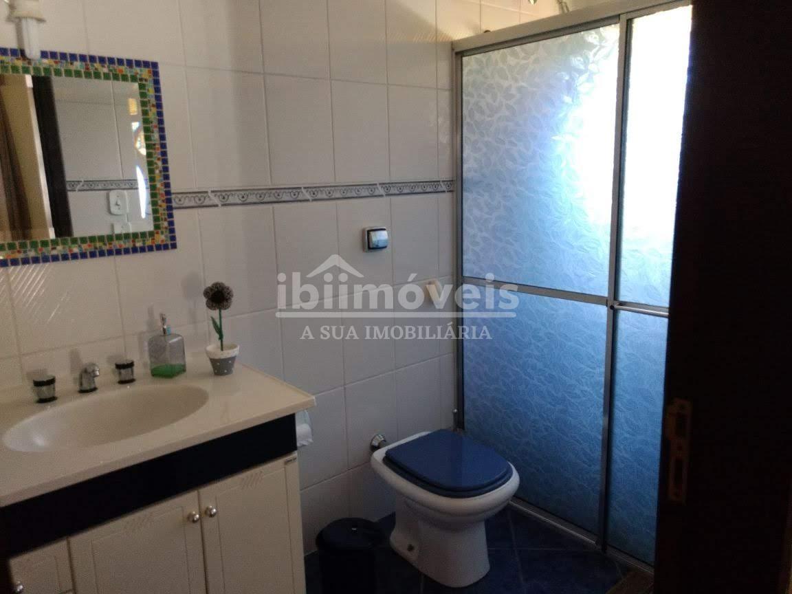 Casa à venda em condomínio fechado próximo ao centro de ibiuna...