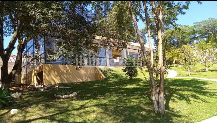 Casa em Condomínio Fechado próximo a Rodovia -  IBIUNA - SP