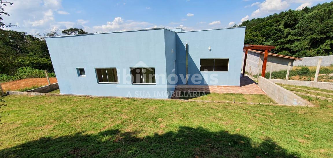 Casa  próximo da cidade dentro de condomínio fechado em ibiuna...