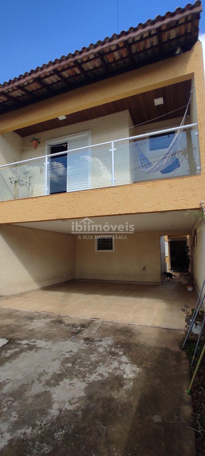 Casa moderna e com 4 dormitórios à venda no centro de  IBIUNA ...