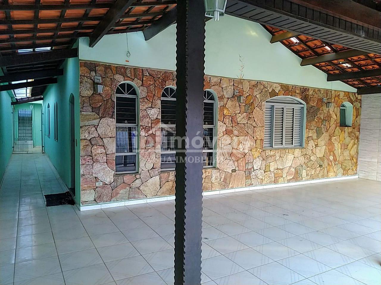 Casa em bairro próximo ao centro