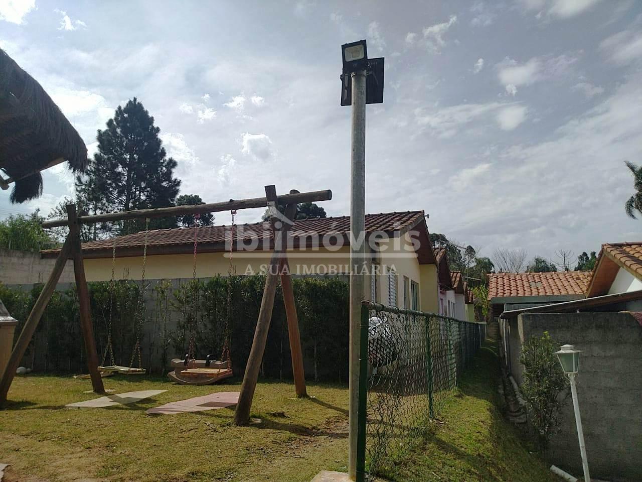 Casa em condomínio no bairro da Ressaca   