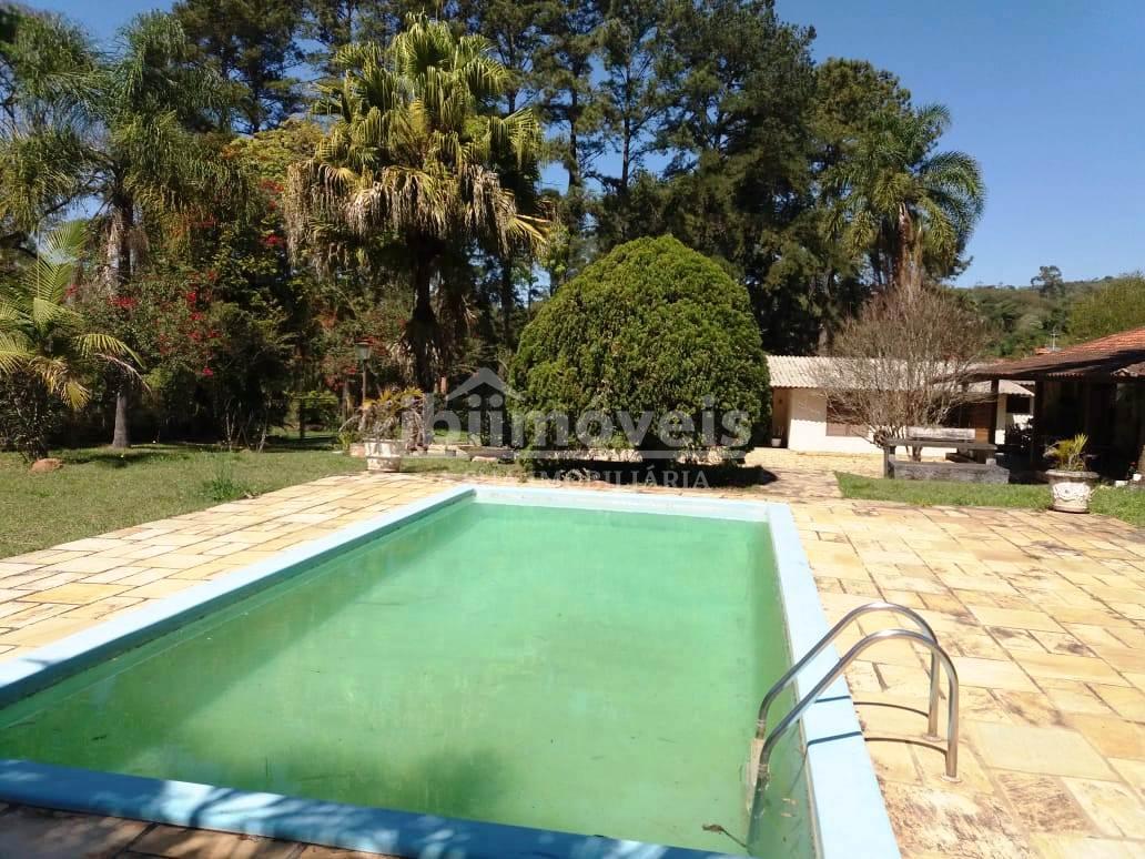 Maravilhosa Chácara com piscina em Ibiúna   
