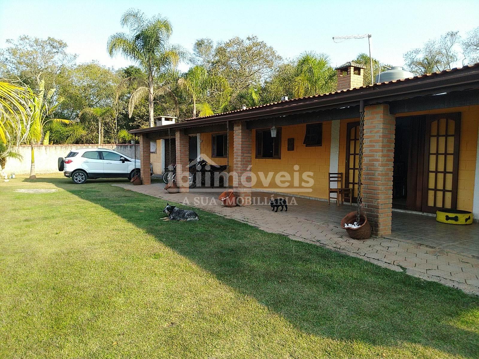 Ibiúna linda chácara com 04 dormitórios, piscina, lazer comple...