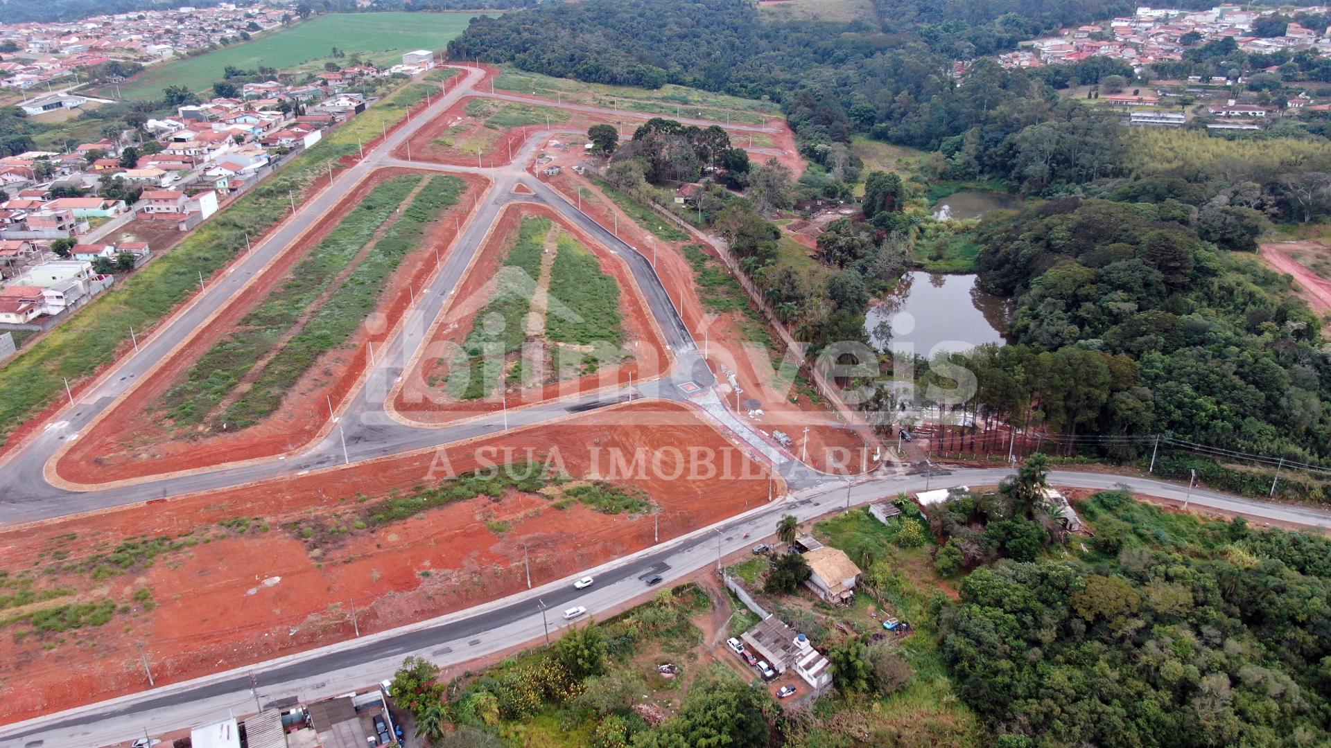 Terreno em bairro próximo ao centro   