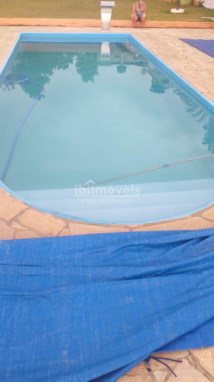 Chacara bem formada com piscina em ibiuna - SP documento ok pa...