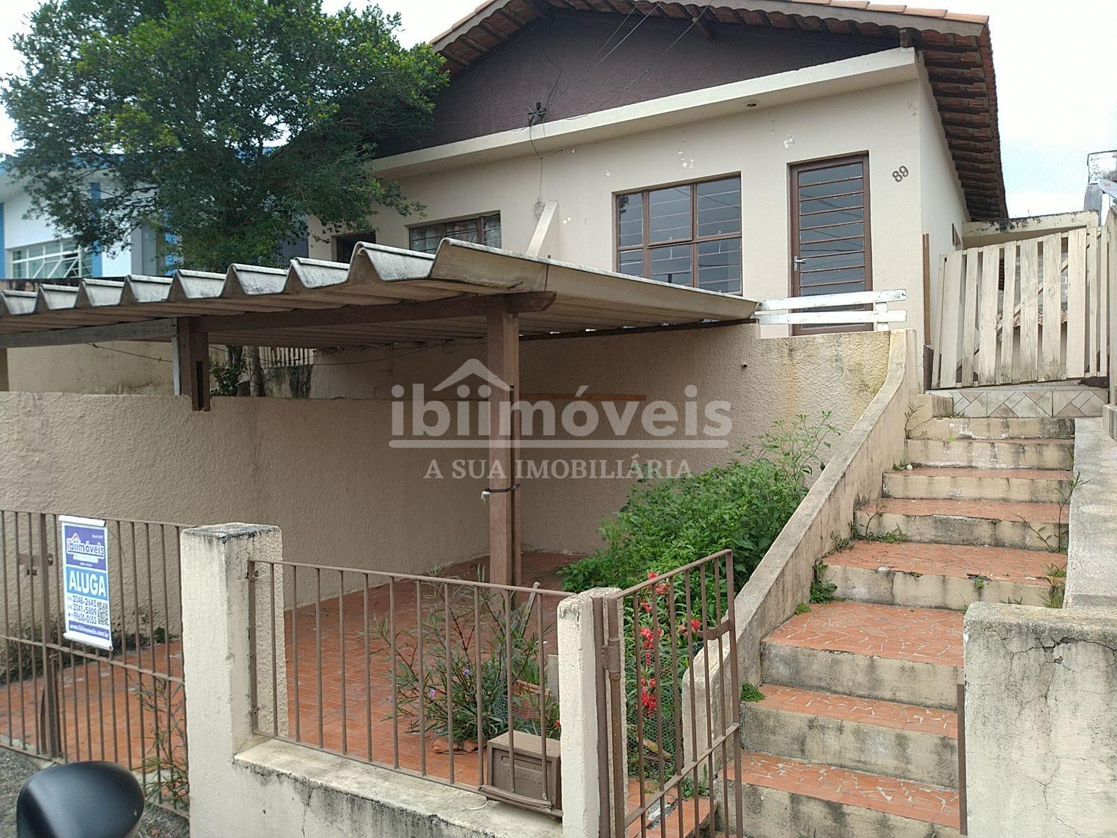 Ibiúna - Casa para locação com 2 dormitórios na região central!