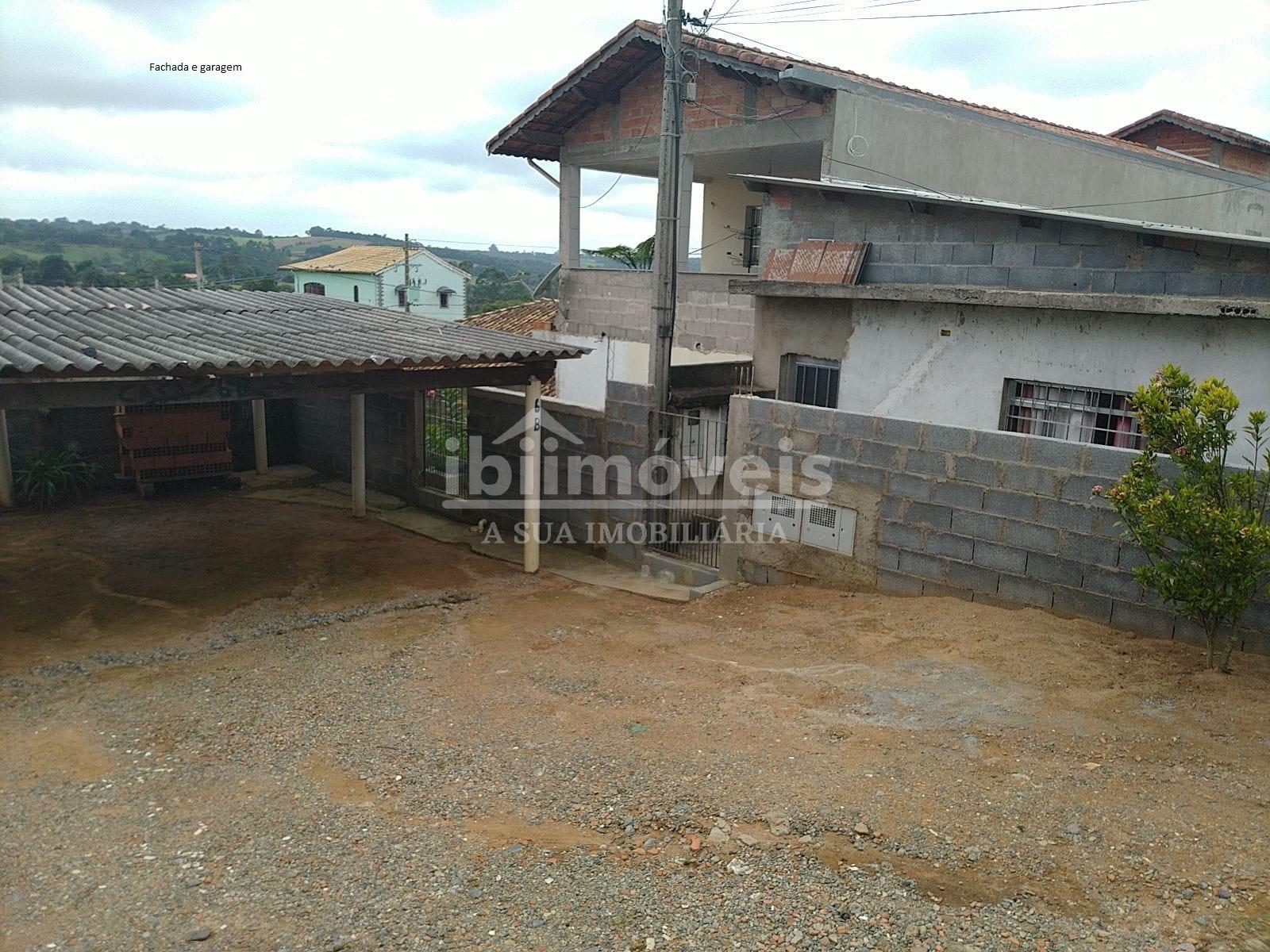 Ibiúna bairro próximo ao centro com 3 casas para moradia ou in...