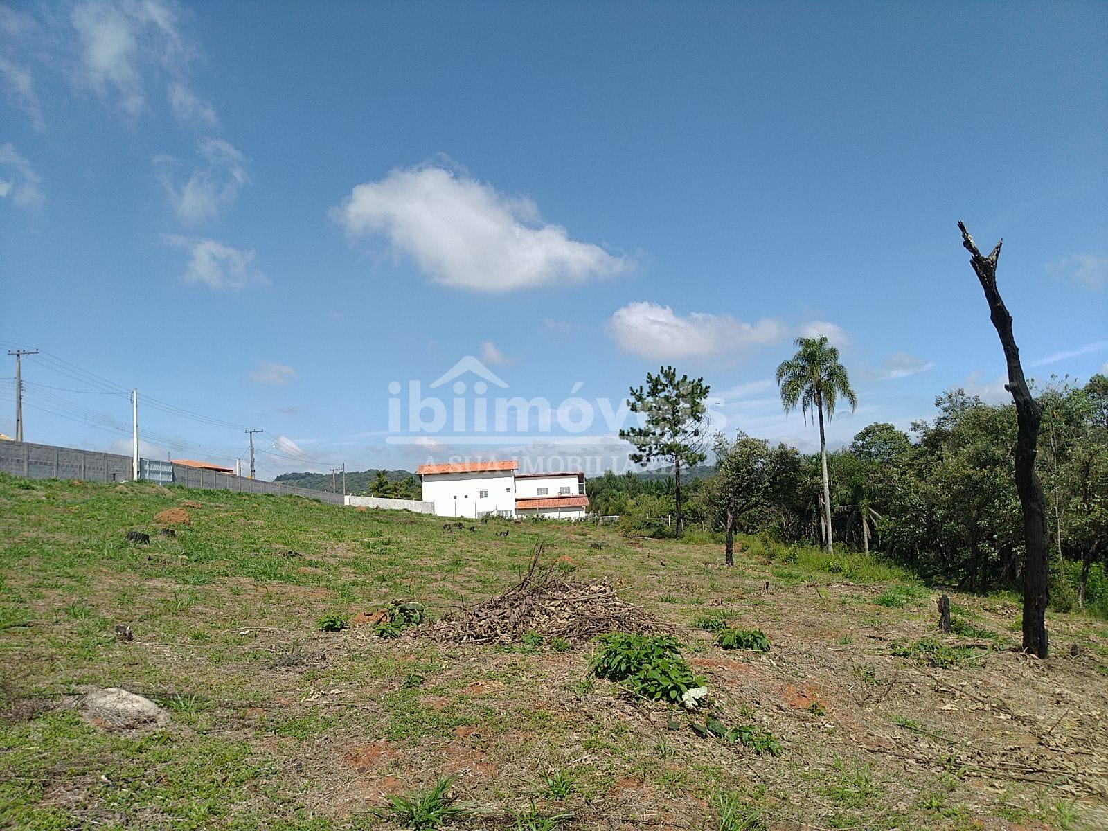 Ibiúna - Terreno em condomínio, acesso a represa com ótima loc...
