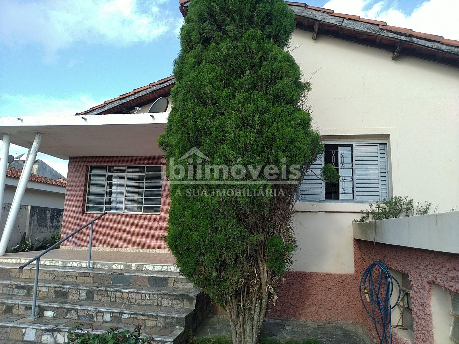 Ibiúna - Casa na região central, ótima opção para investimento...