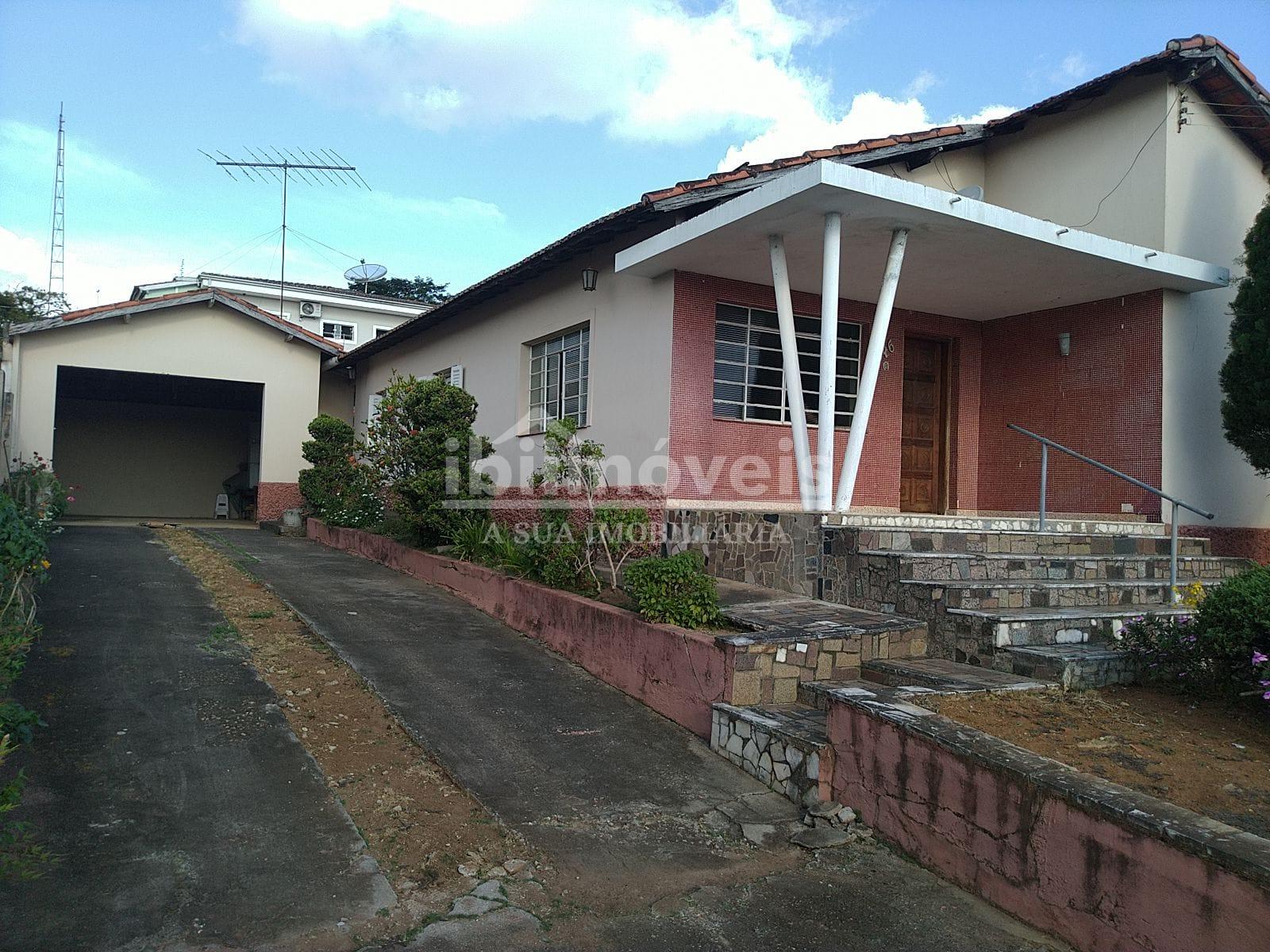 Ibiúna - Casa na região central, ótima opção para investimento...