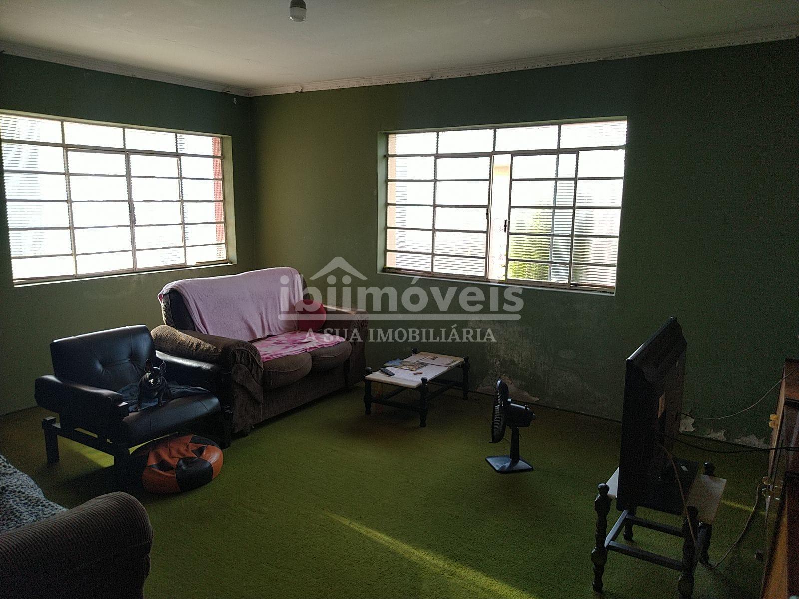 Ibiúna - Casa na região central, ótima opção para investimento...