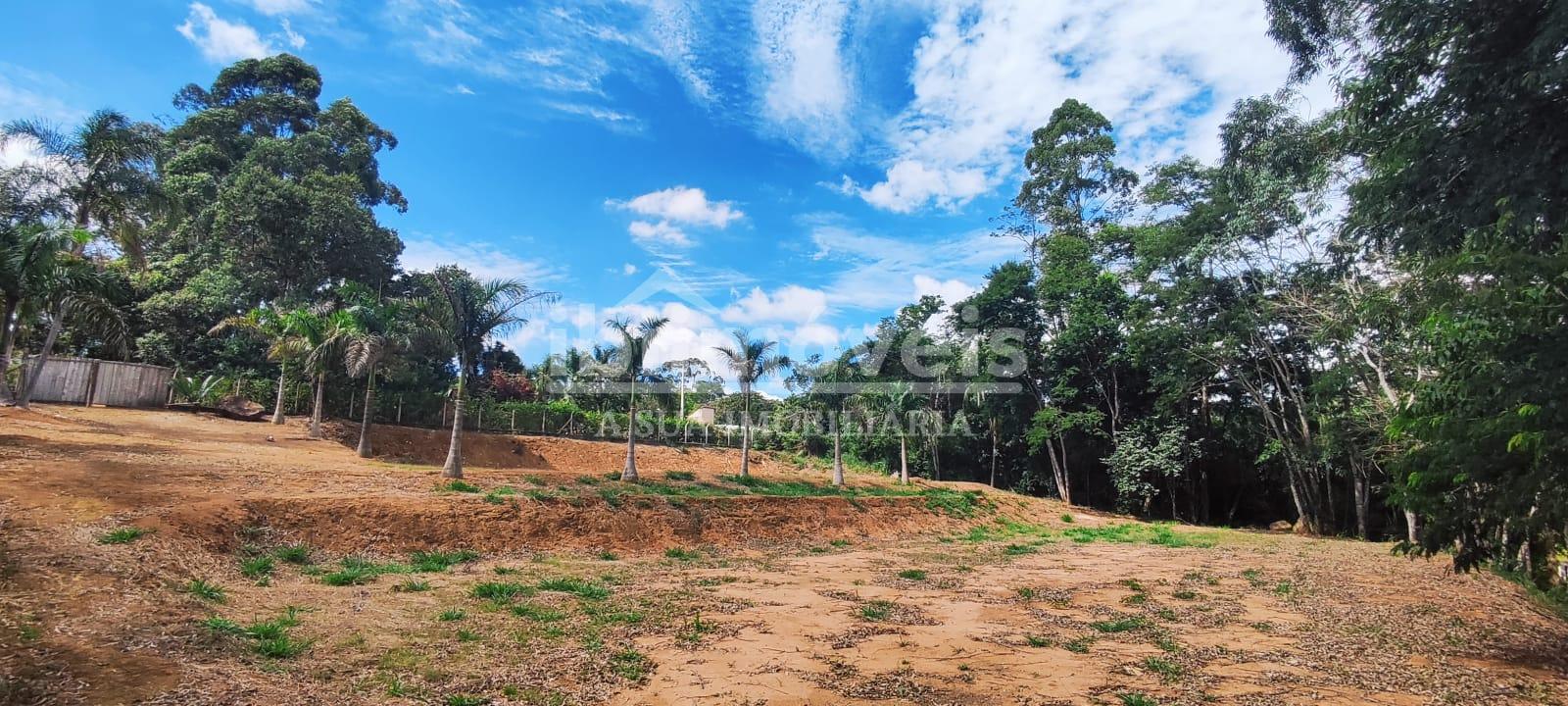 Terreno em condomínio com 2.450m² pronto para construir!!!