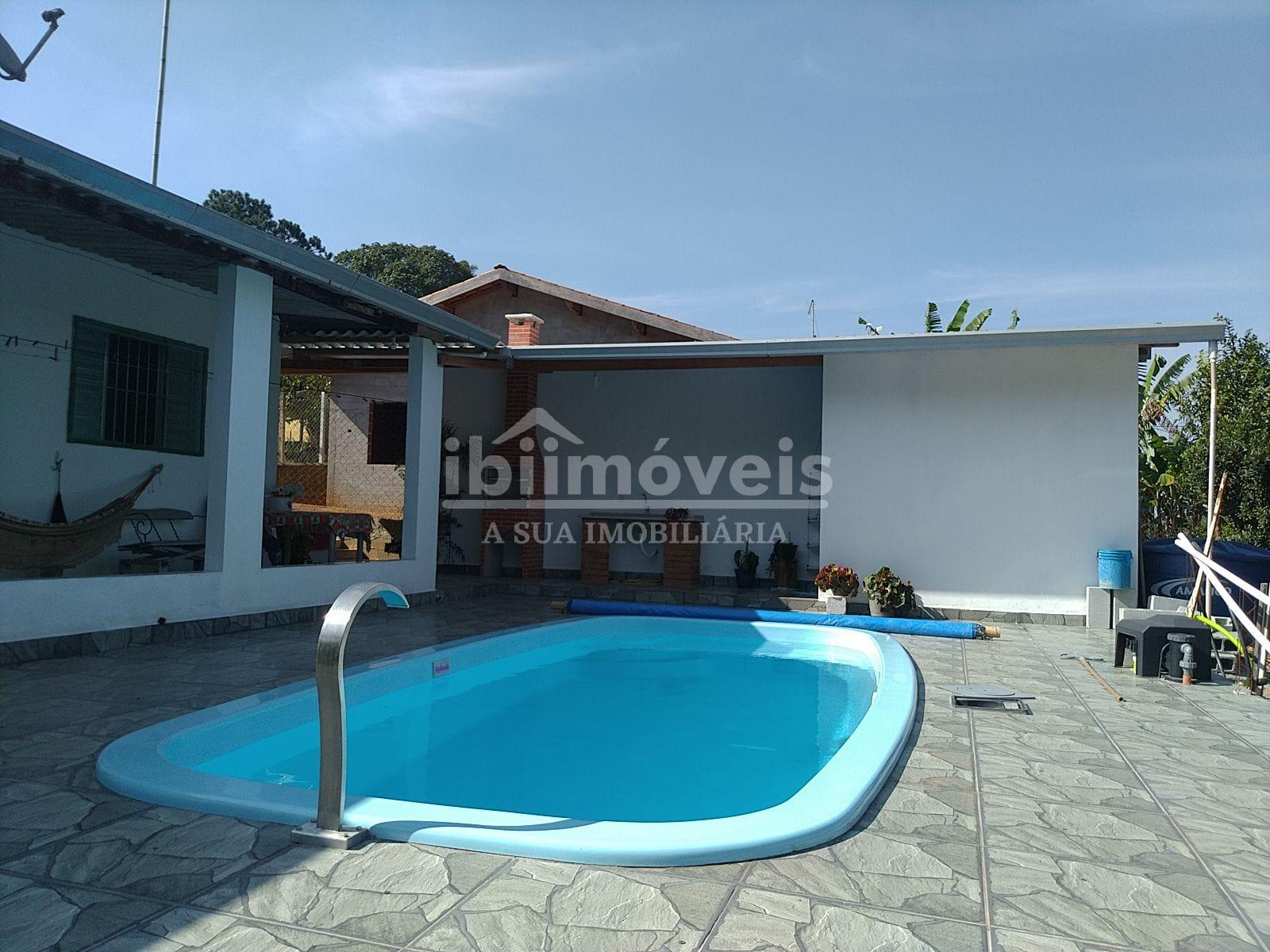 Ibiúna Chácara com piscina e ótima localização, muito verde e ...
