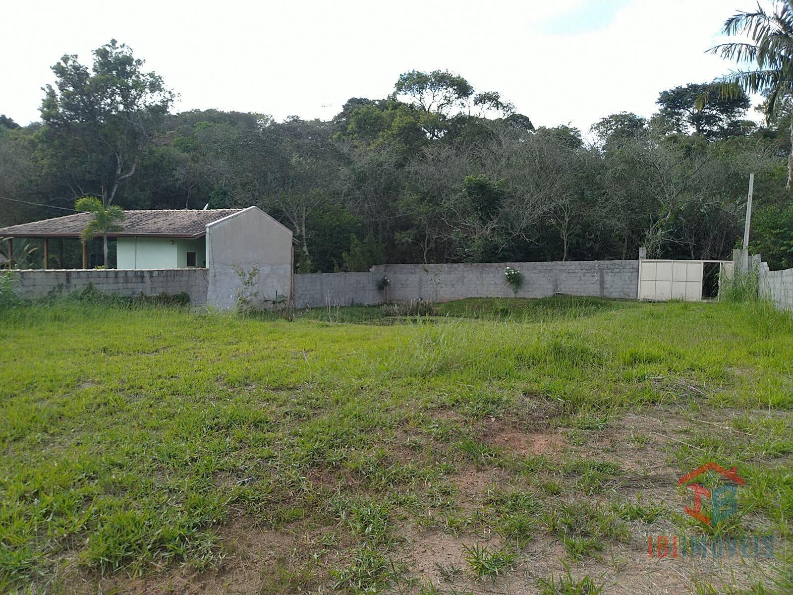 Ibiúna - Terreno com lago em condomínio - pronto para construi...