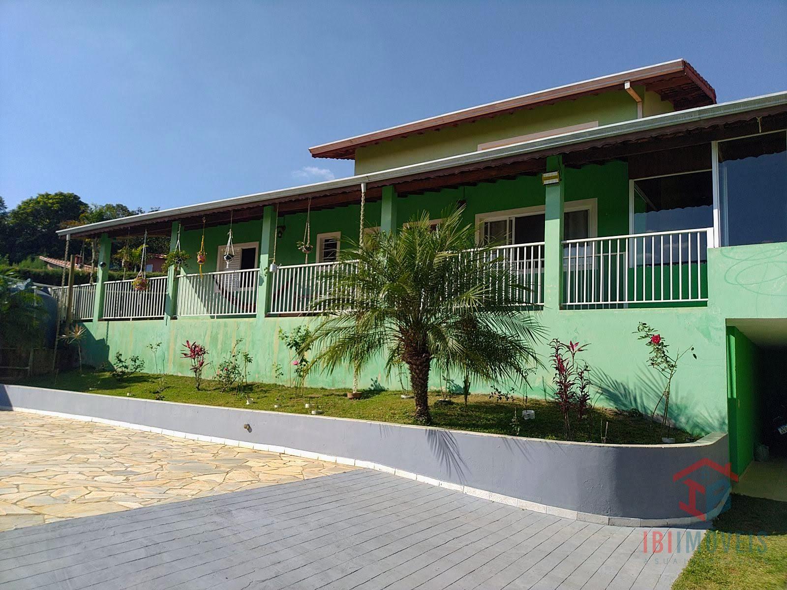 Ibiúna - Chácara em condomínio com 05 dormitórios, piscina e l...