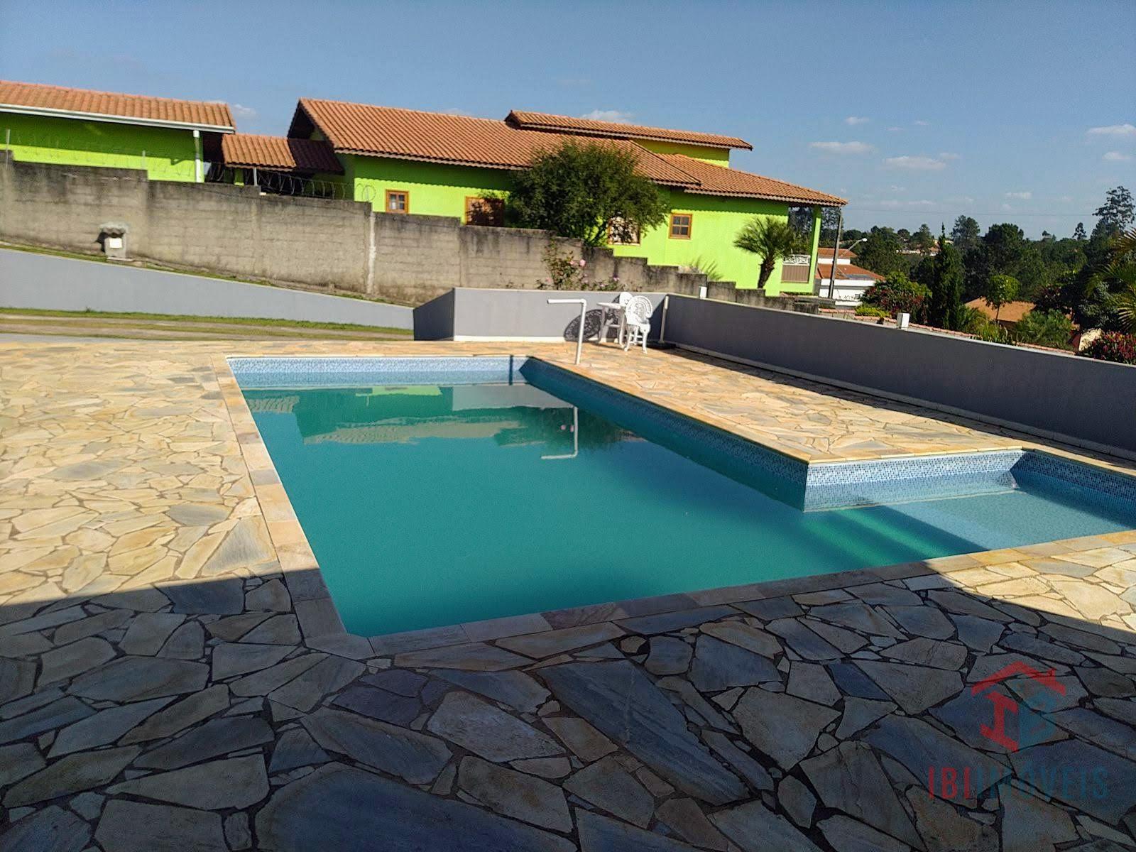 Ibiúna - Chácara em condomínio com 05 dormitórios, piscina e l...