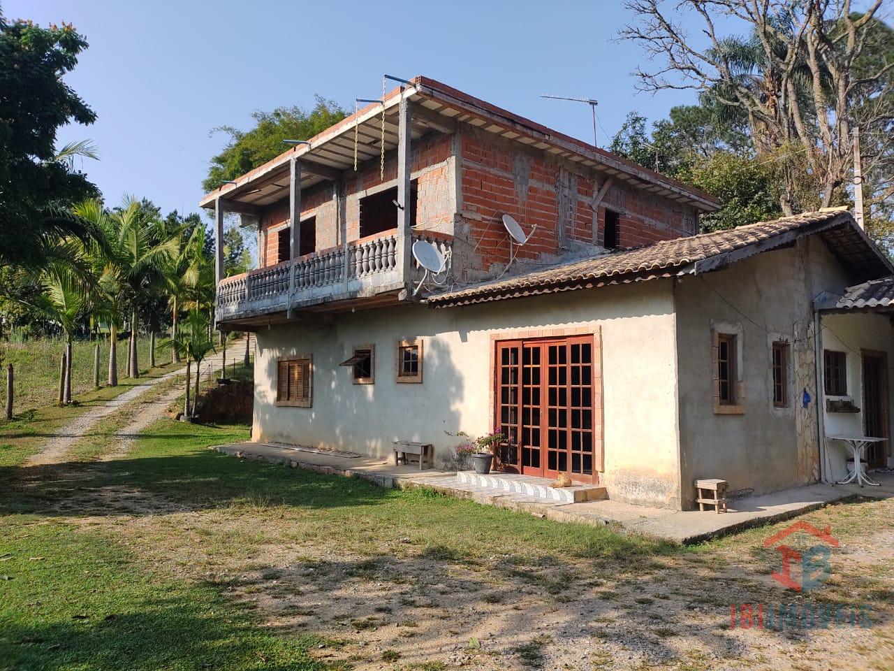 Ibiúna Chácara com lago e casa ampla   