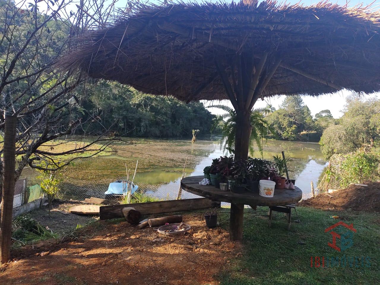 Ibiúna Chácara com lago e casa ampla   