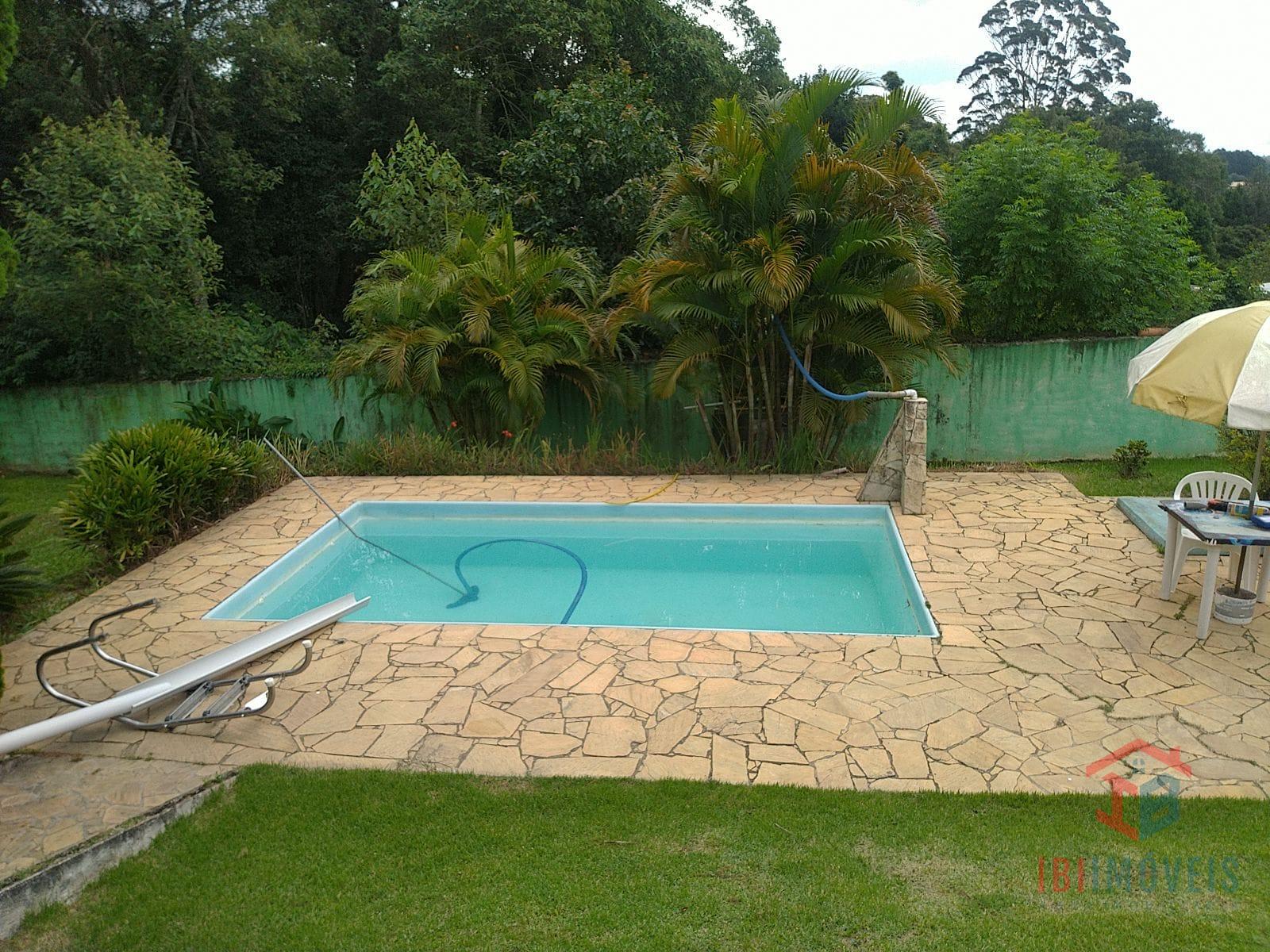 Ibiúna linda chácara com 7.000m  com piscina e duas casas   