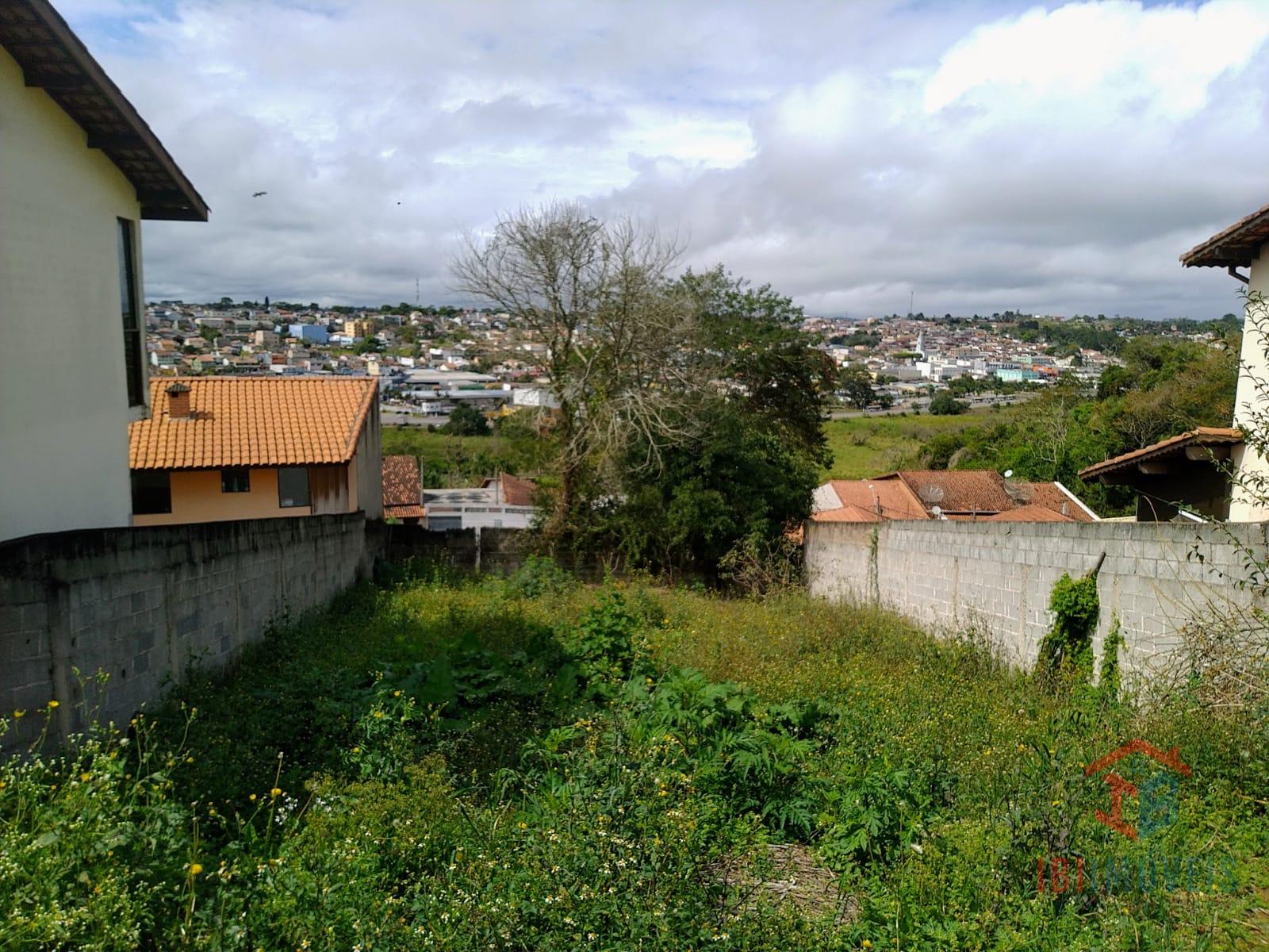 Terreno em condomínio próximo ao centro 