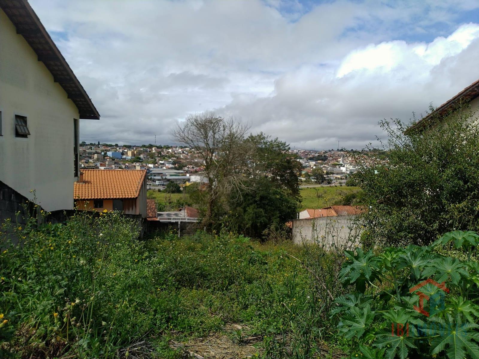 Terreno em condomínio próximo ao centro 